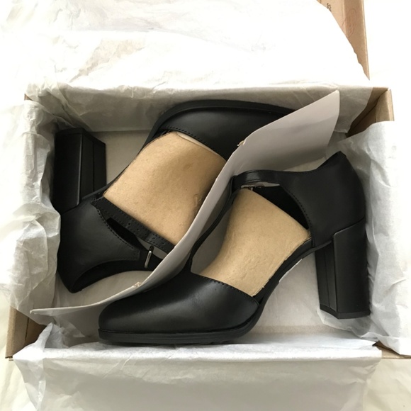 Clarks Freva85 T-Bar Black Pump Heels Leather Upper Size 6.5 Medium Width - Picture 11 of 16